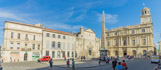 <center>Place de la République. </center> Elle se situe au sud de l’ancien forum romain. Au Moyen Age elle est réduite à un étroit parvis entre l'église saint-Trophime et l’église Sainte-Anne. Sa surface actuelle était alors occupée par plusieurs îlots d’habitation. C’est surtout à partir de la construction de l’hôtel de ville, au XVIIe siècle, que la place est profondément modifiée.