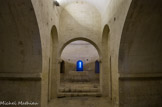 <center>La crypte de Saint Benoit.</center>Au centre de la rotonde, est présenté aujourd'hui le seul élément de mobilier subsistant : le dé d'un autel. La qualité de l'appareil, est une véritable résurrection de l'appareil roman au XIIe siècle, période de la construction de cette église.
