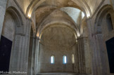 <center>L'abbatiale (XIIe siècle)</center>L'abbatiale est l'église principale du monastère. Bâtie sur un plan en croix latine, elle surmonte la crypte. Sa nef unique, achevée en 1153, voûtée en berceau est d'une hauteur de seize mètres.