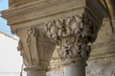 <center>Galerie Sud</center>L'Annonciation, le décor d'architecture gothique. Feuillage.
