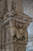 <center>Pilier Ouest-Nord</center>Combat d'un lion contre un taureau.