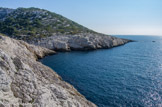 <center><center>L'embouchure de la calanque de la Mounine. </center></center>