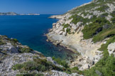 <center>Sentier de la douane</center>La calanque des Queyrons.