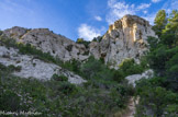 <center>Sentier qui monte au sommet de Marseilleveyre.</center>
