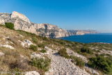 <center><center>Cap Morgiou.</center></center>La Grande Candele, les falaises du Devenson. Au fond, le cap Canaille et le rocher de l'Aigle de La Ciotat