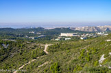<center>Faculté de Luminy.</center>Nous revoici au-dessus du col de Sugiton.