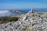 <center>Le Mont Puget</center>Cairn un peu plus bas que le sommet.