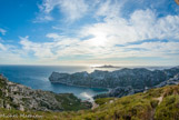 <center>Le Baou Rond.</center>Aiguille de Sormiou, calanque de Sormiou, crête de Sormiou, île de Riou, îl Plane, île de Jarre.