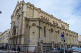 <center>Couvent et Eglise des Dominicains. </center> Dominique de Guzmán, plus connu aujourd'hui sous le nom de saint Dominique, était chanoine d'Osma en Espagne. Son évêque, Diègue d'Osma, essaya de convertir les cathares avec pour seule arme l'Évangile, abandonnant toutes ses affaires. Son modèle est la prédication itinérante de Jésus. Il laissa à Dominique la charge de continuer la prédication itinérante que lui-même avait initiée. Saint Dominique continua sans relâche cette œuvre, rencontra des amis prêts à le suivre, s'établit avec eux le 25 avril 1215 dans la maison Seilhan à Toulouse, où il fonda l'Ordre des frères prêcheurs.