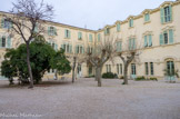 <center>Couvent et Eglise des Dominicains. </center> Les importants travaux de rénovation et de réhabilitation ont eu pour but de moderniser les outils apostoliques et culturels des dominicains : avoir une salle de conférences moderne de 160 places, ouvrir leur bibliothèque au public. Doté d’environ 30 000 ouvrages, le fond de la bibliothèque des dominicains est un des plus importants de Marseille, surtout dans les domaines qui leurs sont spécifiques, à savoir la bible, la théologie, la philosophie, l’histoire (en particulier de l’Eglise) et les chrétientés moyen-orientales.