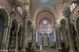 <center>Couvent et Eglise des Dominicains. </center> L'église est spacieuse car c'est une vaste salle de réunion pour bien entendre le prédicateur. Elle est consacrée à Notre dame du Rosaire. Littéralement, le chapelet est le « petit chapeau », au sens de couronne. Le mot a ainsi une origine analogue à celle du mot rosaire : l’un et l’autre viennent de l’usage, au Moyen Age, de couronner de roses les statues de la Vierge, chaque rose symbolisant une prière. Le chapelet comporte cinq séries de dix grains, chaque série étant suivie d’un grain séparé. Un rosaire correspond à la récitation de trois chapelets.