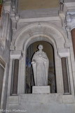 <center>Basilique du Sacré-Cœur. </center>  Statue de Saint Jean Eudes, réalisée par Fabienne Bérengier dans les années 1960.
