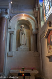 <center>Basilique du Sacré-Cœur. </center>  Statue de Sainte Thérèse de l'Enfant-Jésus, par Georges Serraz.