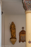 <center>Sainte Eusébie.</center> Saint Eusébie était l'abbesse du couvent fondé par Cassien dans la vallée de l'Huveaune. Elle se mutila le visage avec le couteau qu'elle tient dans sa main droite pour se soustraire aux exactions des maures qui envahirent le couvent.