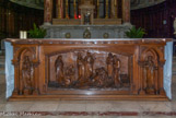 <center>Saint Joseph intra muros. </center> L'autel de célébration, orné par pietà, encadrée par deux anges.