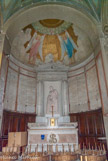 <center>Saint Joseph intra muros. </center> Abside du bas-côté droit. L'autel de Saint Joseph. La statue  date de la première moitié du XXème siècle. Le décor de la chapelle est dû à un don de Mme Noilly Prat datant de 1868-1869.