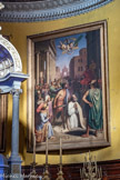 <center>Eglise St Lazare. </center> Le martyre de Saint Lazare. Le saint est en prière, derrière lui le bourreau se tourne vers l'empereur Domitien pour attendre l'ordre de l'exécution.