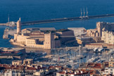 <center>Vue de Notre-Dame de la Garde.</center>Entrée du Vieux Port : Fort st Jean, le Mucem, la Villa Méditerranée , l'église Saint Laurent.