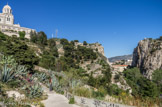 <center>Notre-Dame de la Garde</center>On peut monter à la basilique par le chemin du Bois sacré.