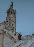 <center>Notre-Dame de la Garde</center>Le pont en position levée.