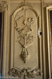 <center>Eglise Saint Théodore. </center>Objets liturgiques : encensoir, missel, étole, bannière et ostensoir.