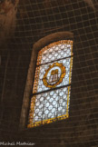 <center>Eglise Saint Théodore. </center>Vitraux de la nef, à gauche. Les Tables de la Loi.