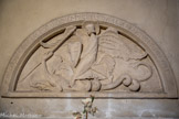 <center>L'église Saint-Michel-Archange </center> Bas-relief représentant Saint Michel terrassant le dragon.