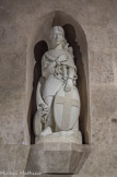 <center>Collatéral nord.</center>Statue de Saint Victor. Elle a été réalisée par le sculpteur Richard Van Rhijn en pierre. Dans le cœur de cette statue est déposée une relique de saint Victor.