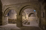 <center>Les travées des cryptes. </center>Entre la chapelle Sainte André et la chapelle Notre-Dame de Confession, deux travées voûtées médiévales ont fait disparaître toute trace des dispositions paléochrétiennes.