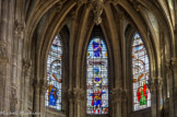 <center>Saint Eustache</center> Les neuf vitraux du chœur sont dus à Antoine Soulignac (1631). Saint Pierre, Saint Eustache, sainte Agnès et le Christ ressuscité, saint Paul.