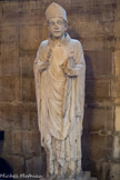 <center>Église Saint-Germain-l'Auxerrois.</center> Statue de Saint Germain d’Auxerre, illustration caractéristique de la statuaire d’Île de France (XIIIème).