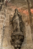 <center>Eglise Saint-Germain-des-Prés. </center> Chapelle Ste-Geneviève. Statue de Ste Théodosie. À Constantinople, au VIIIe siècle, sainte Théodosie, moniale. Pour avoir pris la défense d’une antique image du Christ, que l’empereur Léon l’Isaurien avait ordonné de retirer de la Porte d’airain du palais impérial, elle subit le martyre.