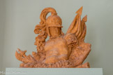 <center>Le château d’Asnières. </center>Réplique des trophées d'armes de l'avant-corps du château.