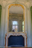 <center>Le château d’Asnières. </center>Les boiseries avaient été enlevées en 1897. Leur achat en 1996, auprès d'un antiquaire parisien qui les détenait depuis un siècle, a permis leur remontage en 2006. La couleur originelle a pu être reconstituée à partir des morceaux d'origine conservés.