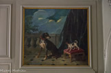 <center>Le château de Champs-sur-Marne. </center>Salle à manger destinée à ce seul usage. Pour les dessus de portes, les Cahen d’Anvers ont employé des toiles (trois portraits de chiens de Alexandre-François Desportes et le renard chassant de J.B. Oudry) qu’ils ont élargies pour les faire rentrer dans le cadre, comme pour celle située au-dessus de l’entrée de la chambre de Gilbert.