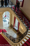 <center>Le château de Champs-sur-Marne. </center>Vue de l'escalier d'honneur, le vestibule sobre et monumental est carrelé comme tout espace de passage.