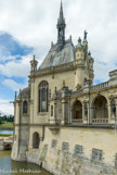 <center>Le château de Chantilly. </center> La chapelle Saint-Louis.