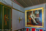 <center>Le château de Malmaison. </center> Salle du Conseil. Portrait de Madame Mère, Gérard, vers 1804 (à gauche); provient du salon de Joséphine à Saint-Cloud.