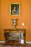 <center>Le château de Malmaison. </center> Salon de l’Empereur. Vase Médicis, Campement  de Cosaques, peint par Swebach. Manufacture de Sèvres, 1812-1813. La reine Hortense, Girodet, 1813.