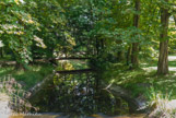 <center>Le château de Malmaison. </center> Pont sur la rivière anglaise.