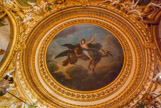 <center>Chambre du Roi. </center> Au plafond se trouve une peinture de 
