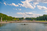 <center>Le Rond d'Eau.</center> Le Rond d'Eau est un carrefour entre l'axe principal (Nord Sud) et une échappée perpendiculaire, vers les Grilles d'Eau à l'Est, et vers les grilles du Potager à l'Ouest (à droite). C'est aux Grilles d'Eau que Molière a joué «Les Fâcheux», comédie composée à la demande de Fouquet pour la fête de Vaux, offerte au Roi, le 17 août 1661.