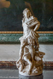<center>Le salon de Diane. </center> ). Statue pédestre de Louis XIV terrassant ses adversaires.