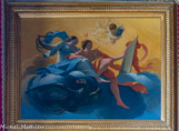 <center>Le salon de Mars. </center> Dessus de porte. Allégorie de la Prudence, de Vouet Simon, avec avec le serpent et un miroir porté par un putto. Peint probablement vers 1637-1638 pour la chambre d'Anne d'Autriche au château de Saint-Germain-en-Laye.