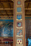 <center>Salle des croisades.</center> Armoiries et noms des principaux chefs croisés.