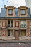 <center>Versailles.</center> Pavillon des Sources. 17e siècle, 18e siècle. GABRIEL Jacques IV (maître de l'oeuvre) ; GABRIEL Maurice (maître de l'oeuvre). Élevé sous Louis XIV pour recueillir les eaux des sources des environs.