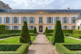 <center>Versailles.</center>