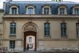 <center>Versailles.</center> Ancien hôtel de Madame du Barry, aujourd'hui, la chambre de commerce et d'industrie.
