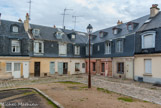 <center>Versailles.</center> Dans un coin du 