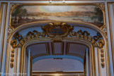 <center>La bibliothèque municipale de Versailles.</center> Les dessus-de-porte figurant les capitales de l'Europe, sont peints par Van Blarenberghe, Cozette, Lenfant ou encore Pérignon. Varsovie.